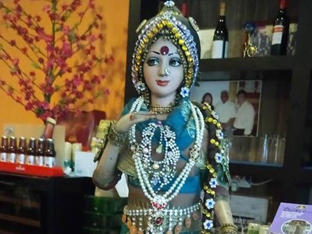 ஶ்ரீதேவி பொம்மை புகைப்படம் வைரல்.. சிங்கப்பூர் ரெஸ்டாரண்டில் மரியாதை!