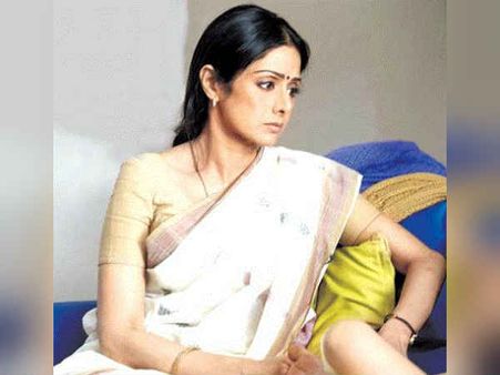 முதல் மனைவியுடன் பிக்னிக் சென்ற போனி கபூர்: லெஃப் அன்ட் ரைட் வாங்கிய ஸ்ரீதேவி