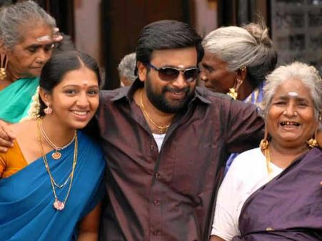 மீண்டும் வருகிறார் 