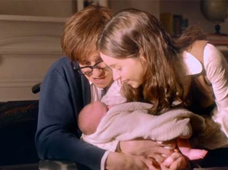 காலத்தை வென்ற ஸ்டீபனின் வாழ்க்கை... சினிமாவில் ஸ்டீபன் ஹாக்கிங்!