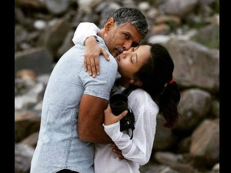 மகள் வயது காதலியை திருமணம் செய்யும் பிரபல நடிகர்?