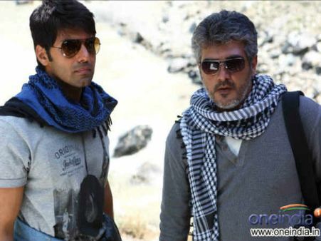 தல பிறந்தநாளுக்கு பரிசு அறிவித்த ஆர்யா: தேவையே இல்லை என்று கூறும் ரசிகர்கள்