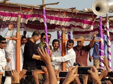 ஷூட்டிங்கை நிறுத்திவிட்டு, விவசாயி அவதாரம் எடுத்த முன்னணி நடிகர்!