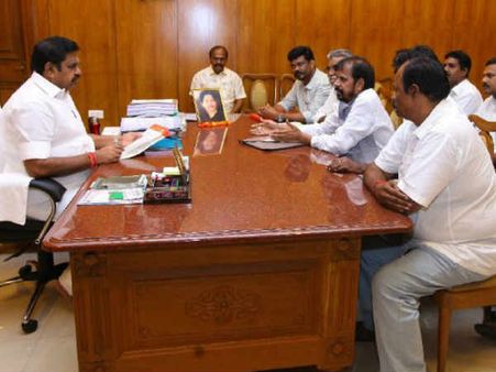 பல்வேறு கோரிக்கைகளுடன் முதல்வரைச் சந்தித்த இயக்குநர்கள்.. நடவடிக்கை எடுப்பதாக உறுதி!