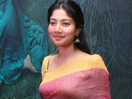 எந்த ஹீரோயினும் செய்யத் தயங்குவதை செய்த சாய் பல்லவி