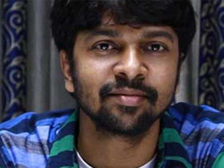 'கீர்த்தி சாவித்ரியாகவே ட்ரான்ஸ்ஃபார்ம் ஆகிட்டாங்க..' - மதன் கார்க்கி