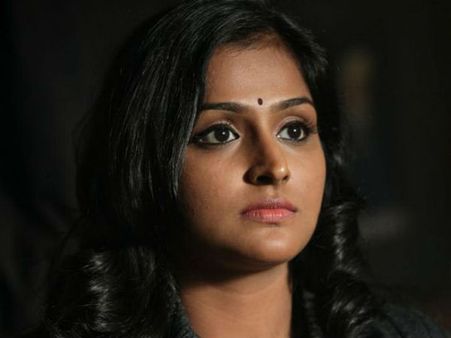 பட வாய்ப்புக்காக படுக்கை பழக்கம் உண்டு, வெட்கமாக இருக்கிறது: ரம்யா நம்பீசன்