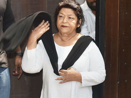 படுக்கைக்கு அழைத்தால் என்ன, வேலை கிடைக்கிறதல்லவா: பெண் டான்ஸ் மாஸ்டர் கொச்சை பேச்சு