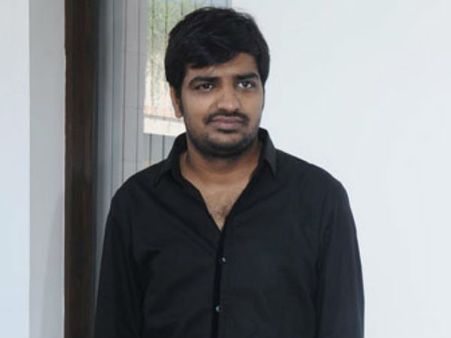 ஸ்டெர்லைட்டுக்கு எதிராக ஆவேசமாக ட்வீட்டி பல்பு வாங்கிய நடிகர் சதீஷ்