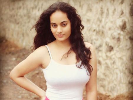 ஆபாச கமென்ட் செய்தவர்களை கிழி கிழி என கிழித்துத் தொங்கவிட்ட பிக்பாஸ் சுஜா!