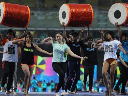 10 நிமிஷம் ஆட 50 லட்சம் சம்பளம்.. தமன்னாவுக்கு அள்ளிக்கொடுக்கும் ஐபிஎல்!