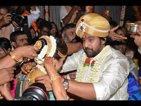 அர்ஜுனின் அண்ணன் மகனை 2 முறை திருமணம் செய்த நடிகை மேக்னா ராஜ்