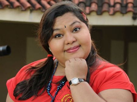 யக்கா இது பரமக்குடி கலவரம், தூத்துக்குடி அல்ல: வீடியோ வெளியிட்ட ஆர்த்தியை கலாய்க்கும் நெட்டிசன்ஸ்