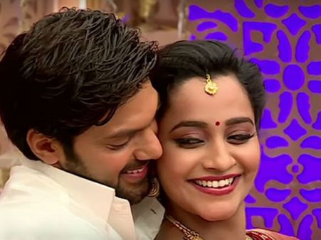 ஆர்யாவை மணக்க ஆசைப்பட்ட அபர்னதி இப்போ ஜி.வி. பிரகாஷ் காதலி