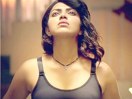 இப்படி நடக்கும்னு யார் நினைச்சா?: கடுப்பில் அமலா பால்