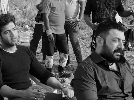 போட்டோவே மாஸா இருக்கே: தீயாக பரவிய செக்கச் சிவந்த வானம் ஸ்டில் #CCV