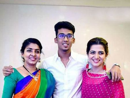 டிடியின் அக்கா மகனா இது?: எப்படி வளர்ந்துட்டாப்ல