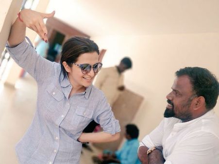 செட்டில் அராஜகம் செய்த டிடி: வைரல் போட்டோ