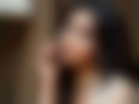 அந்த வெவகாரம் பிடித்த நடிகரிடம் இருந்து தள்ளியே இருக்கும் மில்க் நடிகை