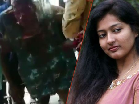 தூத்துக்குடியில் போலீஸ்காரரை எப்படி தாக்கியிருக்கிறார்கள் பாருங்க: வீடியோ வெளியிட்ட காயத்ரி