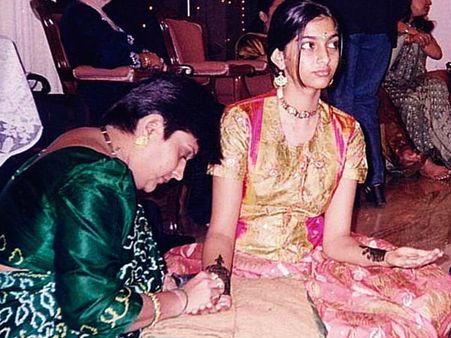 இப்ப எங்கம்மா இல்லையே: கண் கலங்கிய ஸ்ரீதேவியின் மகள்