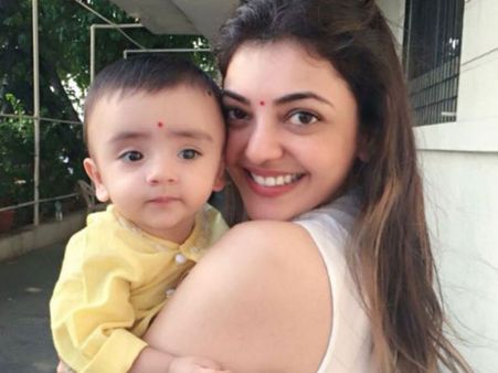 தங்கச்சி மகனை கொஞ்சும் பெரியம்மா காஜல்: க்யூட் புகைப்படங்கள்