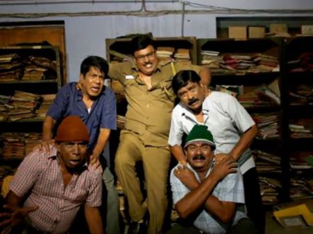 'கிளம்பிட்டாங்கய்யா கிளம்பிட்டாங்கய்யா'... தியேட்டர் கிடைக்காததால உண்மையிலேயே கிளம்பிட்டாங்க!