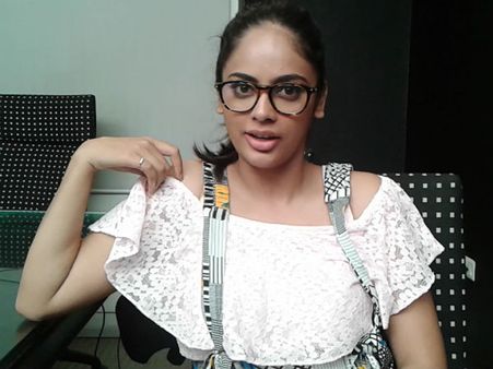 நீண்ட காத்திருப்புக்குப் பின் 'காத்திருப்போர் பட்டியல்'.. நந்திதா ஹேப்பி.. ஒன்இந்தியா ஸ்பெஷல்!