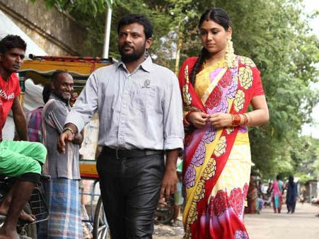 ஒரு குப்பைக் கதை - ஒன்இந்தியா விமர்சனம்