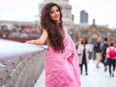 வெளியே சொல்ல முடியாத விஷயங்கள் உள்ளன: இயக்குனர் மீது கமல், விஷால் பட நடிகை புகார்