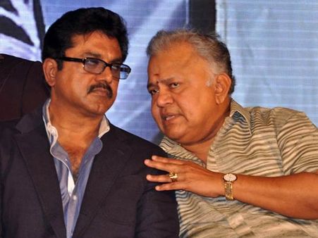 சரத்குமார், ராதாரவி மீது வழக்குப்பதிய உத்தரவு.. எஸ்பி அலுவலகத்திற்கு நாசர் வந்ததால் பரபரப்பு!