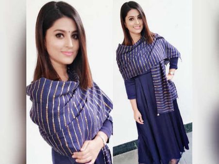 என்ன சினேகா இப்படி பண்ணிட்டிங்க: ரசிகர்கள் அதிர்ச்சி