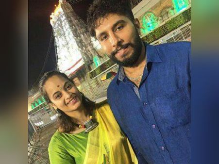 சிவாஜி பேரனை காதலிக்கும் சுஜா வருணி, நிச்சயதார்த்தம் முடிந்துவிட்டதா?: உண்மை என்ன