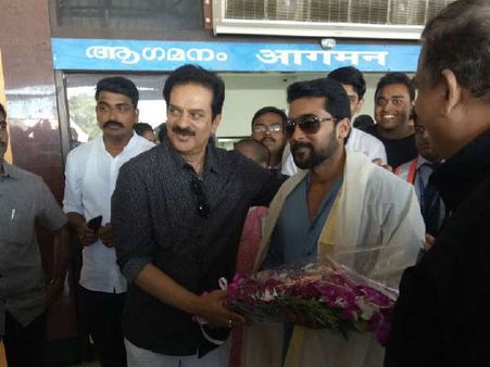 மலையாளத்தில் ஸ்ட்ராங் ஆகும் சூர்யா.. நட்சத்திரக் கலைவிழாவில் செம வரவேற்பு!