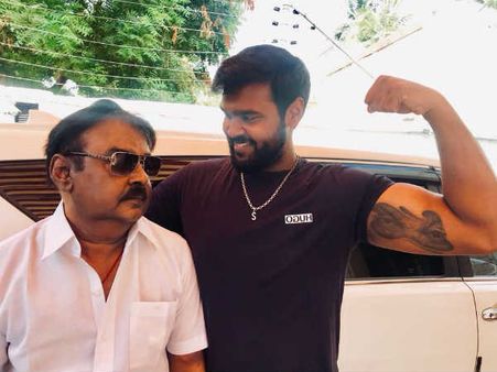 ‘அனல் பறக்கும் கண்கள் டாட்டூ’... கேப்டனுக்கு வித்தியாசமாக வாழ்த்துச் சொன்ன சண்முகபாண்டியன்!