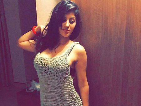 திருமணத்திற்கு முன்பு பெண்கள் கன்னித்தன்மையை இழப்பதில் தவறு இல்லை: யாஷிகா