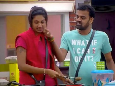 பிக் பாஸ் வீட்டில் லிப் டூ லிப் முத்தம்: கொடுத்தது யார்னு தெரிஞ்சா ஷாக் ஆயிடுவீங்க