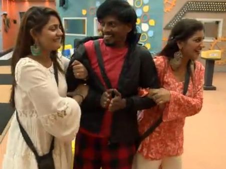 'கஜினி சூர்யா'வாக மாறிய சென்றாயன்: பாய்ந்து கட்டிப்பிடித்த யாஷிகா, ஐஸ்வர்யா #BiggBoss2Tamil