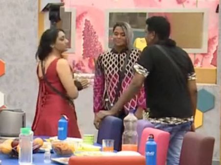 பிக் பாஸ் வீட்டில் கபாலியாக மாறிய பொன்னம்பலம்: கொந்தளிக்கும் பெண் போட்டியாளர்கள்