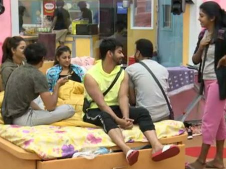 பிக் பாஸில் ஒரு பழமே பழம் பிழிகிறதே, அடடே ஆச்சரியக்குறி: அந்த பழம் யார்னு தெரியுமா?