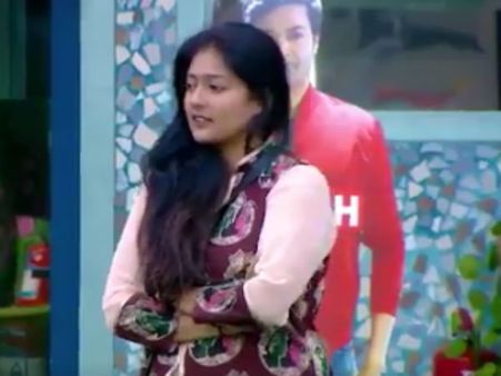 பிக் பாஸ் போரடிக்கிறது என்கிறாரா காயத்ரி ரகுராம்? #BiggBoss2Tamil