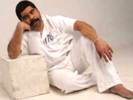 பிக் பாஸ் வீட்டிற்கு செல்லும் நேரத்தில் பவர் ஸ்டாரை விடாது துரத்தும் சிறை