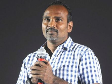 விழா மேடையில் ரகசியத்தை உடைக்க பார்த்த நாயகன்... தடுத்து நிறுத்திய இயக்குனர்!