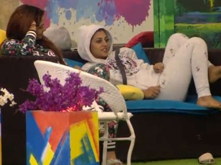 ஜூலிக்கு நடந்தது எல்லாம் அப்படியே யாஷிகாவுக்கும் நடக்குதே பாஸ்!