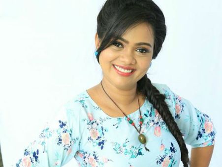 101 ஏசிகளை வாங்கிவிட்டு பணம் தராமல் மிரட்டிய பிரபல டிவி தொகுப்பாளினி அனிஷா.. மோசடி வழக்கில் கைது!