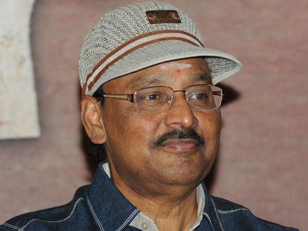 'வஞ்சத்தில் வீழ்ந்தாயடா கர்ணா... வஞ்சகன் பிறைசூடனடா '... விசுவுக்கு பாக்யராஜ் பதில்!