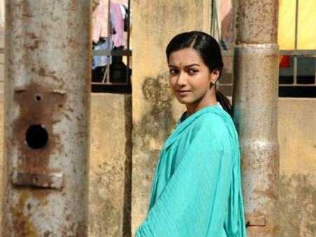 ஆர்யா ஹீரோயின் என்ன காதல் பற்றி இப்படி பொசுக்குன்னு சொல்லிட்டாரே!