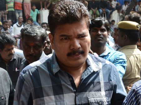 எந்திரன் கதை திருட்டு வழக்கு: ஷங்கர் நாளை ஆஜராக உயர் நீதிமன்றம் உத்தரவு!