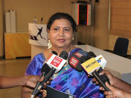 ஸ்ரீரெட்டி சொல்வது உண்மை! 1983லிருந்தே பாலியல் தொல்லை இருக்கிறது! பழம்பெரும் நடிகை தடாலடி!