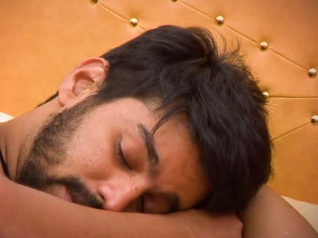 மகத்தையே அழ வச்சுட்டாங்க: யாருய்யா அந்த ஆளு?